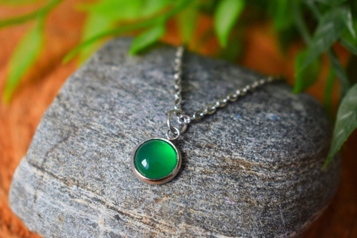 Necklace with green agate small pendant for women, Minimalist 10mm necklace, Green gemstone necklace, Agate jewelry, Gift necklace