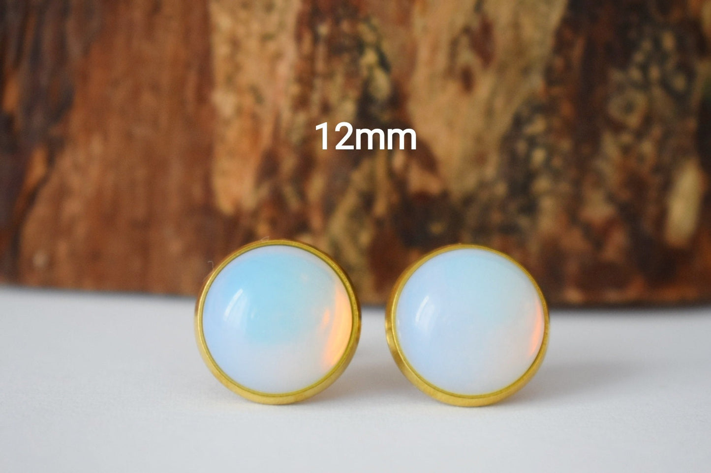 Necklace Opalite Moonstone, Minimalist gold round pendant necklace for women, 10mm pendant, Rainbow, Gemstone, Bridesmaid, Gift for her