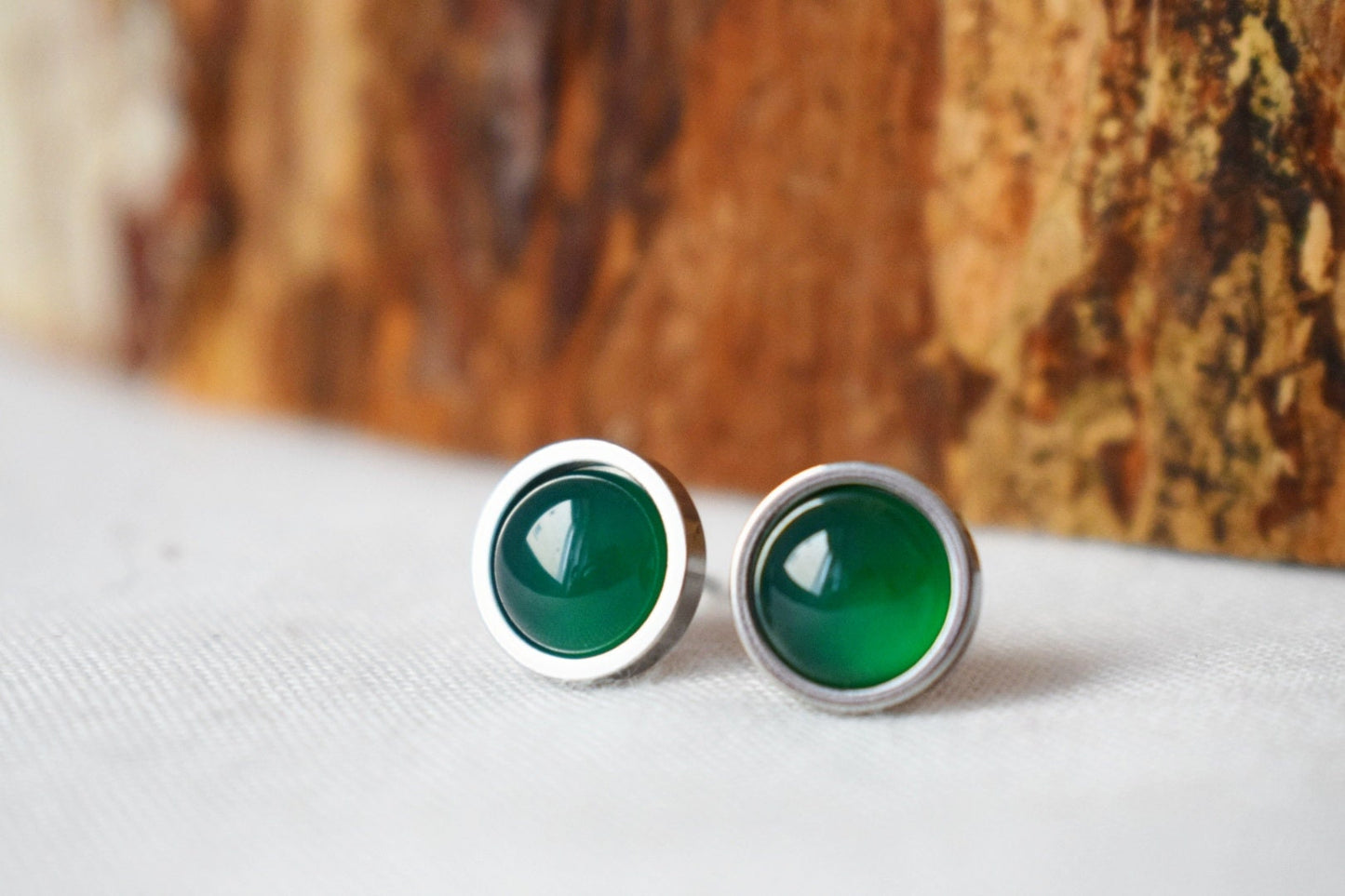 Necklace with green agate small pendant for women, Minimalist 10mm necklace, Green gemstone necklace, Agate jewelry, Gift necklace