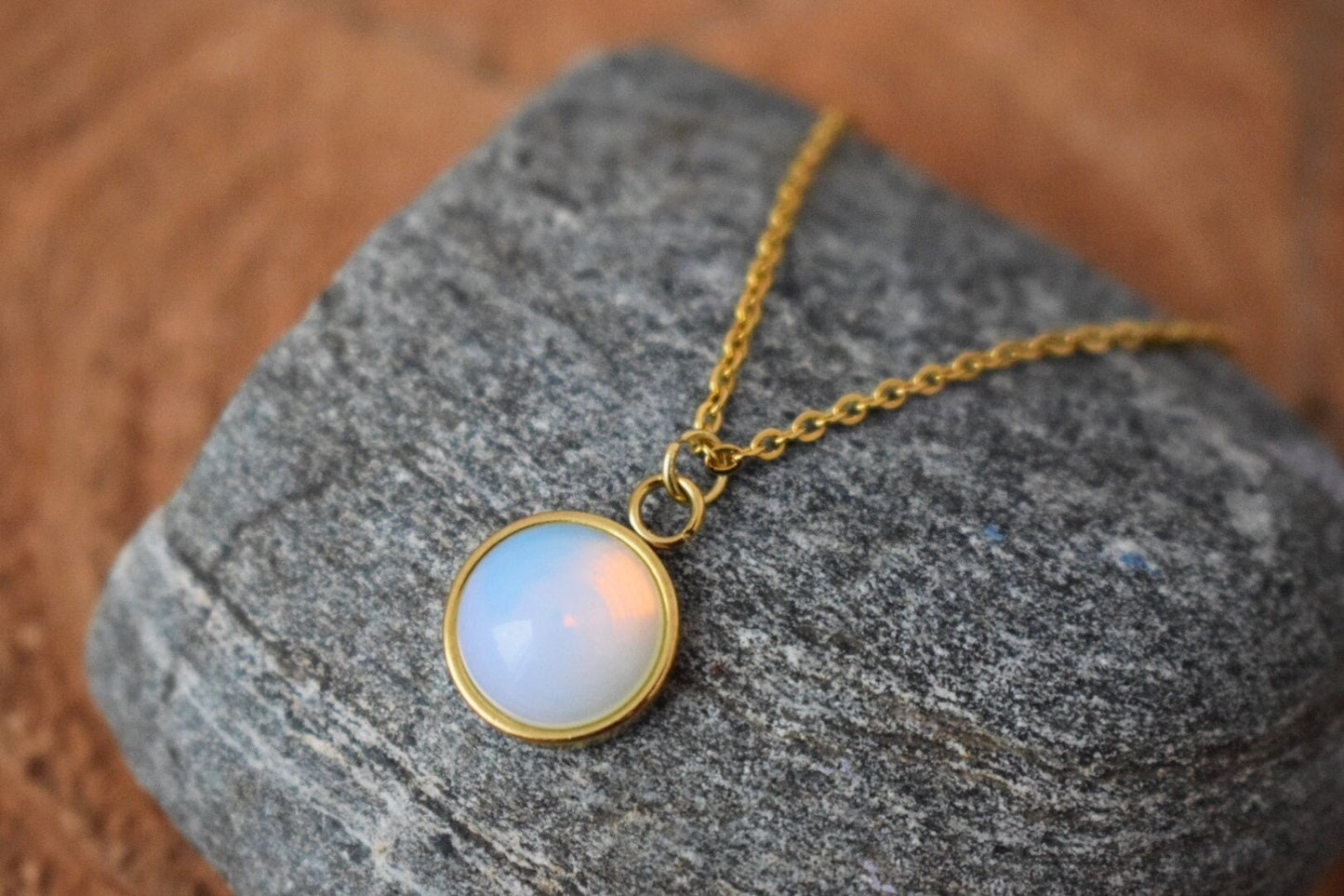 Necklace Opalite Moonstone, Minimalist gold round pendant necklace for women, 10mm pendant, Rainbow, Gemstone, Bridesmaid, Gift for her