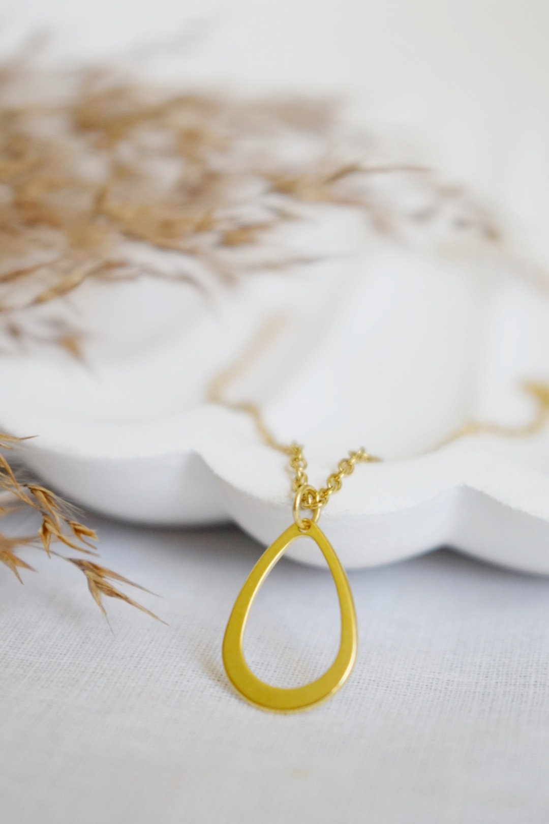 Teardrop necklace, Geometric gold plated stainless steel necklace, minimalist pendant necklace, Jewelry GiftBest christmas gift