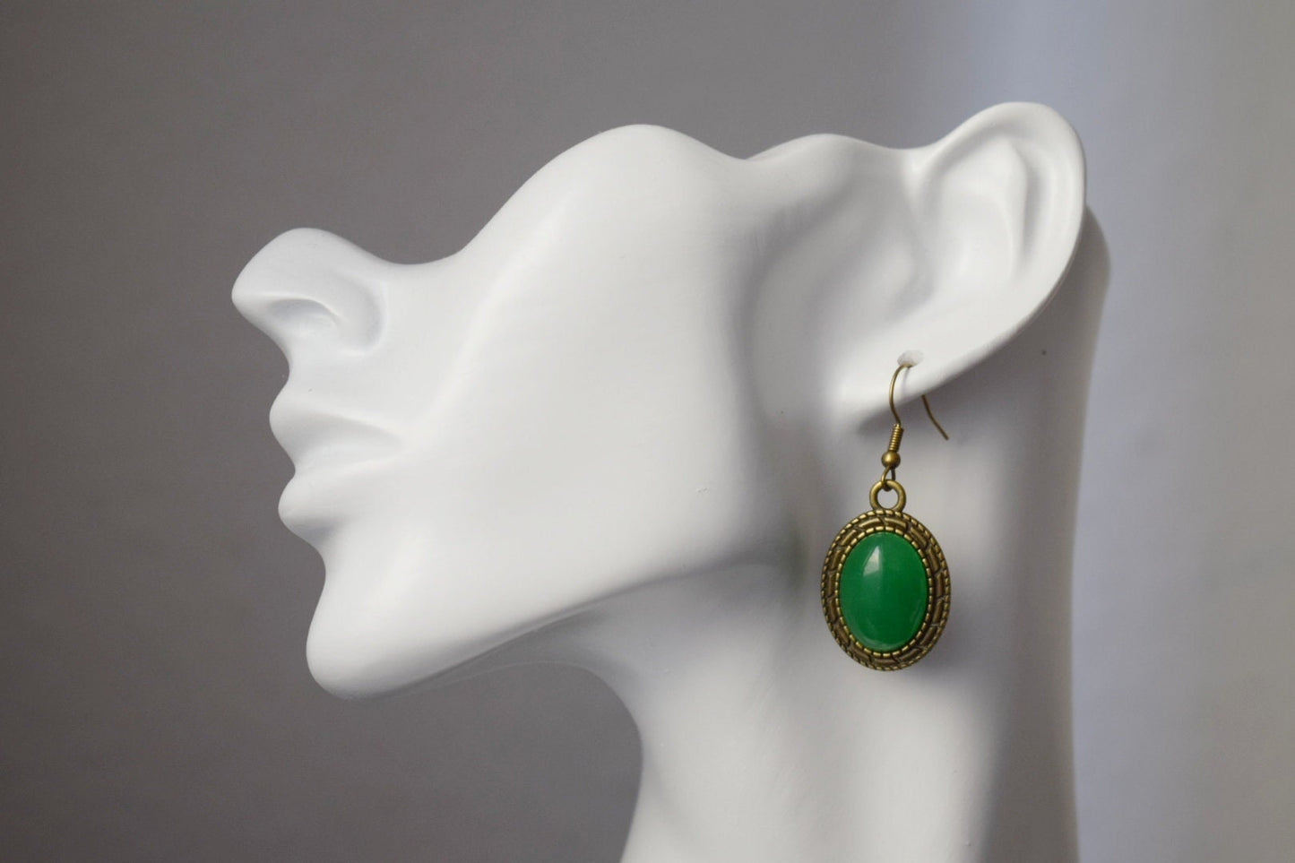 Vintage grüne Jade Ohrringe, Statement ovale Ohrhänger, Edelstein Tropfen Ohrringe, Stein Hängende Anhänger Ohrringe, Schmuck Geschenk für Sie