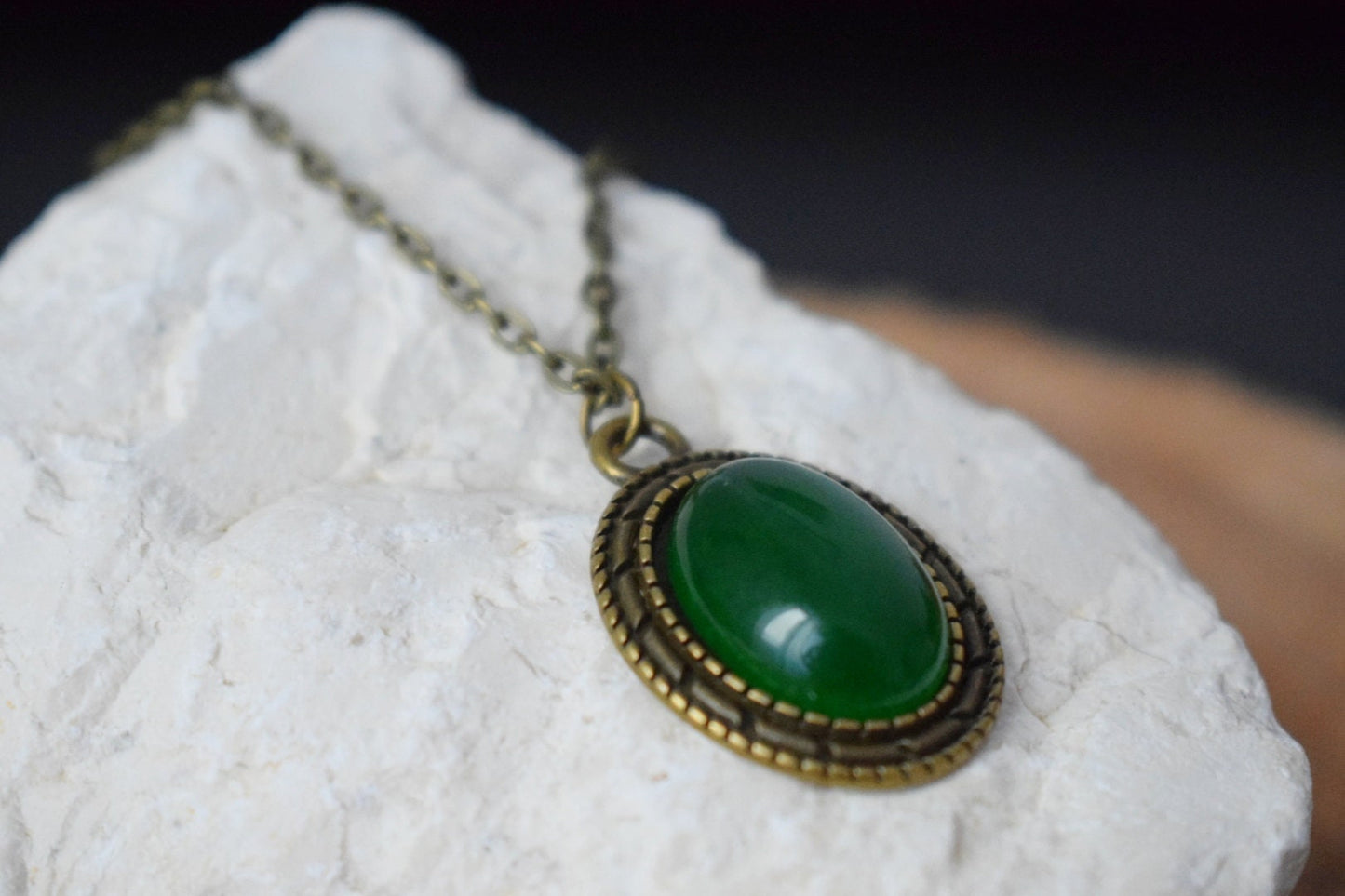 Vintage grüne Jade Ohrringe, Statement ovale Ohrhänger, Edelstein Tropfen Ohrringe, Stein Hängende Anhänger Ohrringe, Schmuck Geschenk für Sie