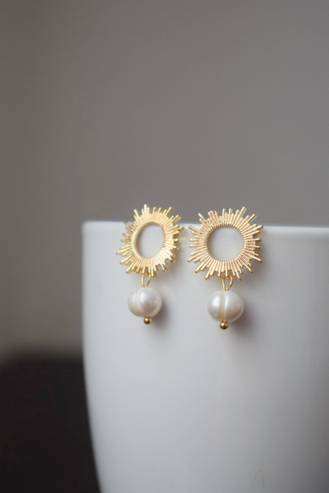 Sun stud earrings with pearl 18K gold plated freshwater pearl jewelry Bridesmaid Wedding Art Deco Sun rays jewelry Gift for her