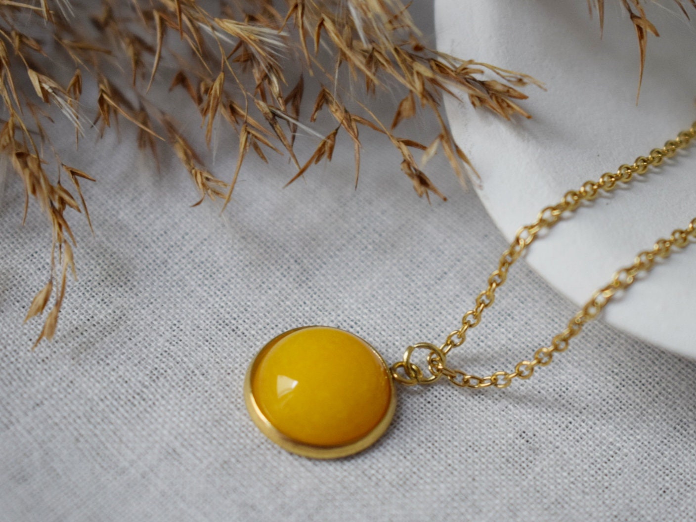Yellow jade necklace gold for women, Gemstone necklace, Round pendant necklace, Yellow stone gold necklace, Jade gold jewelry, Gift for her