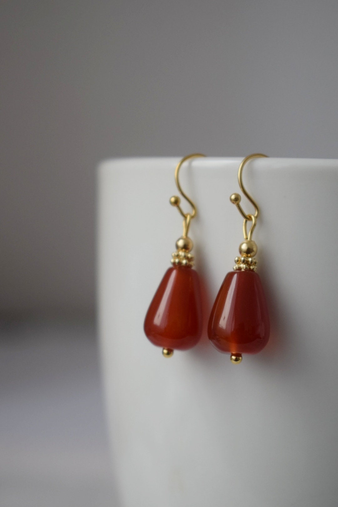 Carnelian teardrop earrings gold, Natural Carnelian dangle earrings, Red gemstone drop earrings, Carnelian jewelry for women, Gift for her