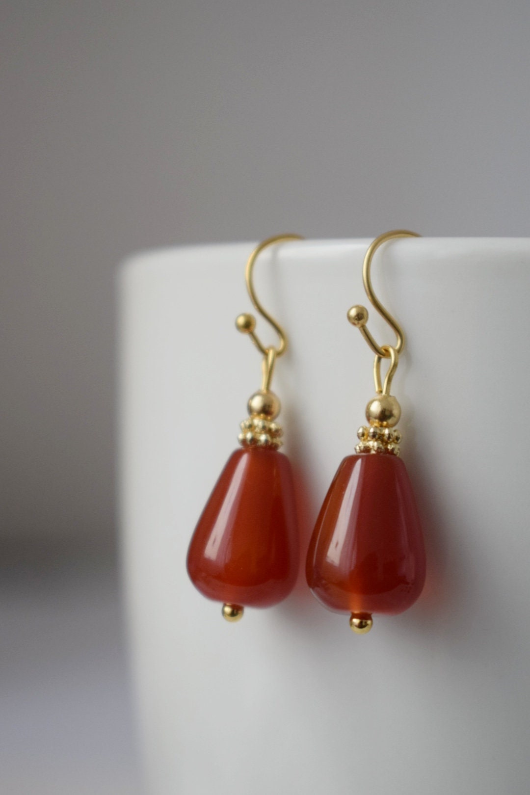 Carnelian teardrop earrings gold, Natural Carnelian dangle earrings, Red gemstone drop earrings, Carnelian jewelry for women, Gift for her