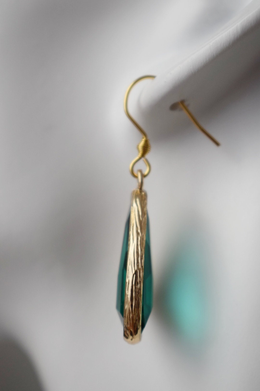 Green glass dangle earrings, Large teardrop earrings, Faceted earrings, Long teardrop earrings, Boho hanging earrings, Glass gold jewelry