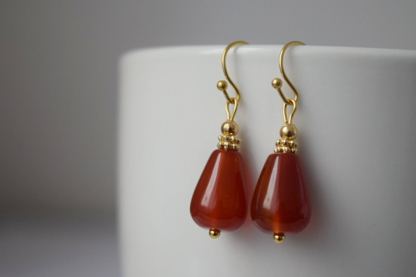 Carnelian teardrop earrings gold, Natural Carnelian dangle earrings, Red gemstone drop earrings, Carnelian jewelry for women, Gift for her