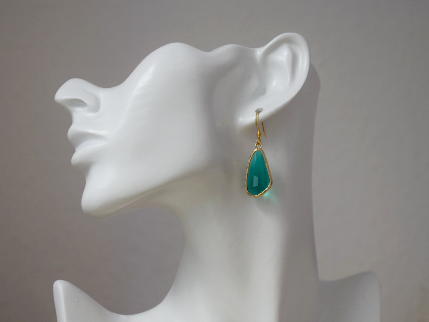 Green glass dangle earrings, Large teardrop earrings, Faceted earrings, Long teardrop earrings, Boho hanging earrings, Glass gold jewelry