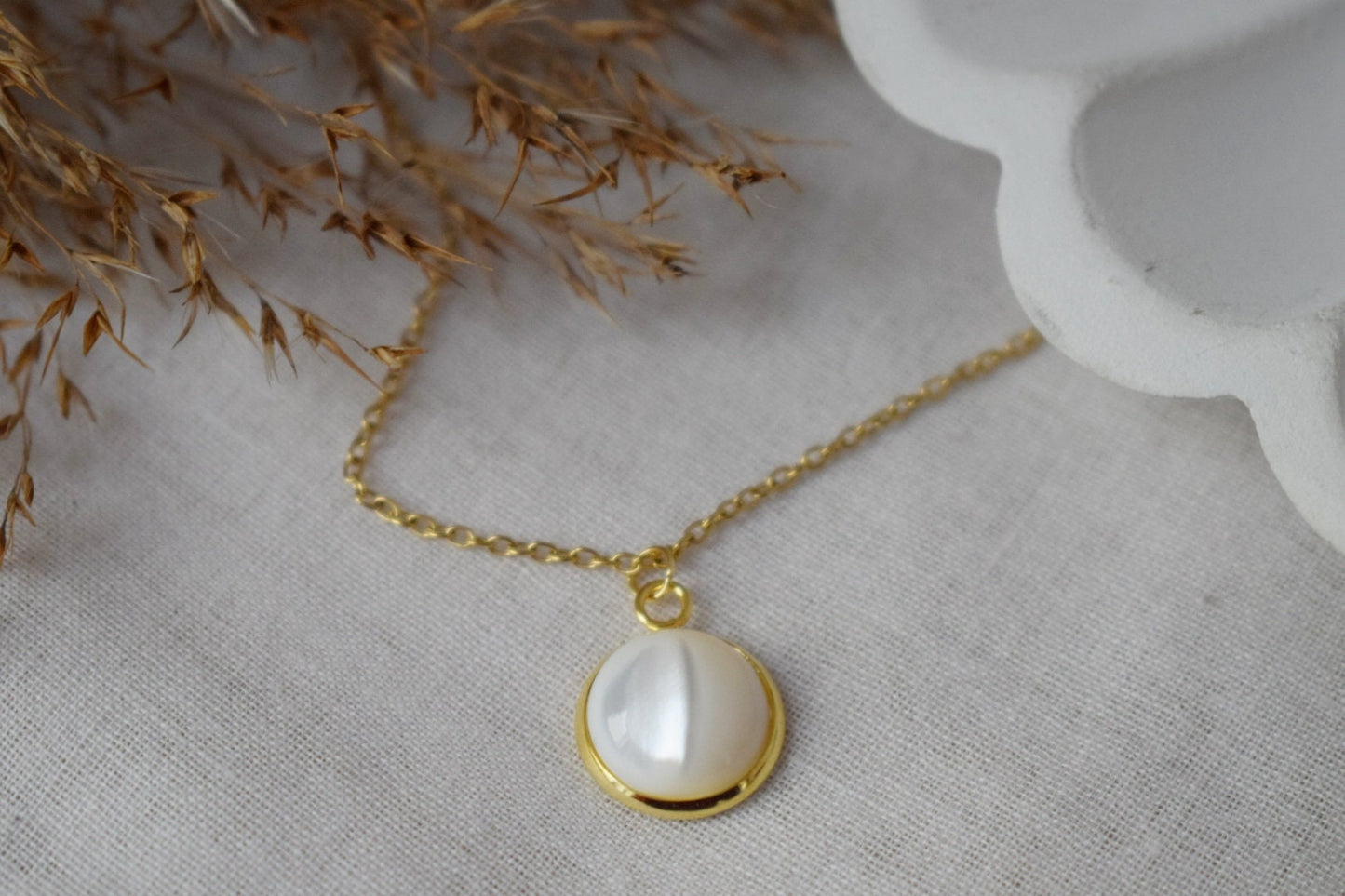Mother of pearl shell necklace, 18k Gold plated stainless steel chain and round pendant, Minimalist pearl jewelry, Best gift for her