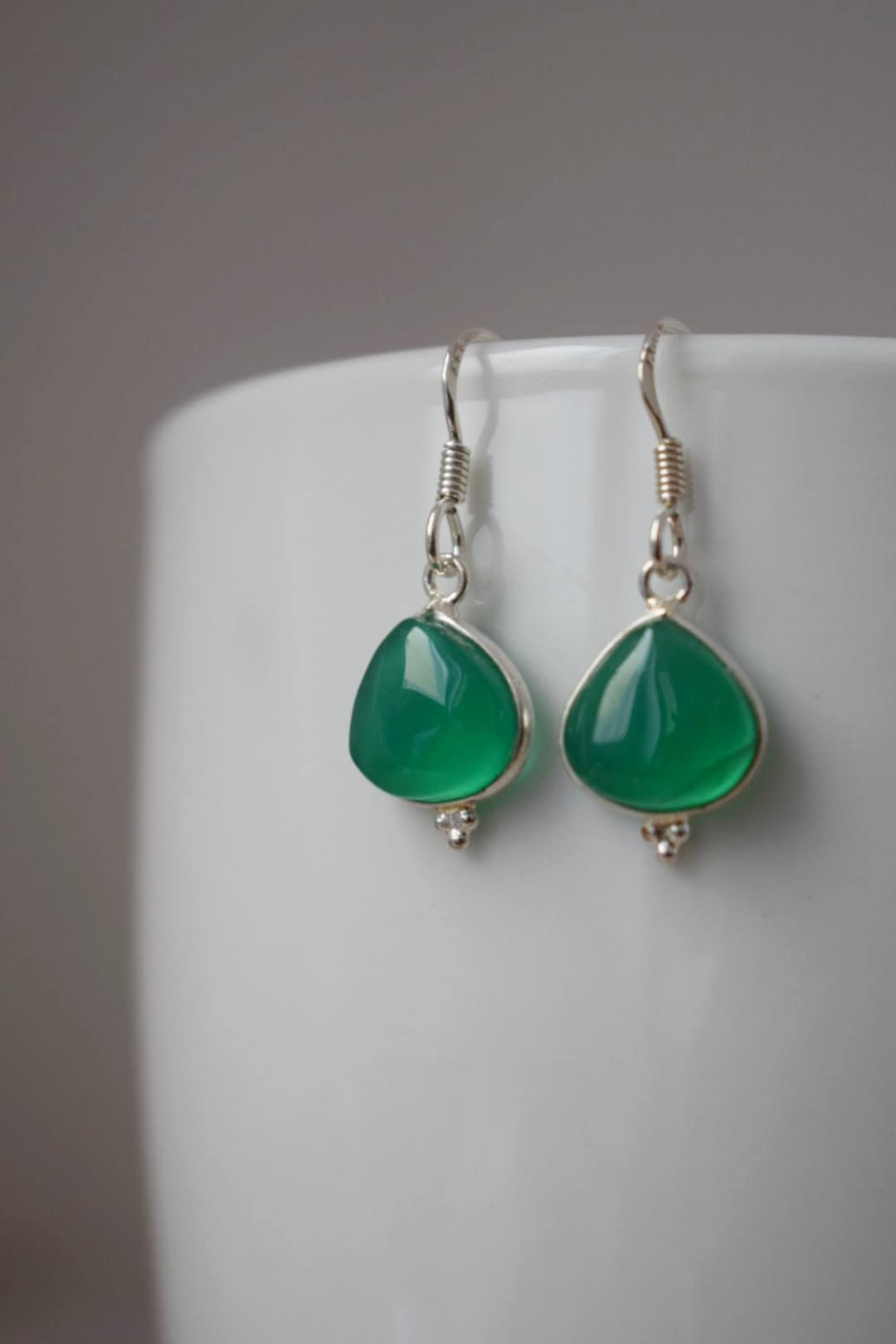 Green onyx earrings in 925 sterling silver, Teardrop gemstone dangle earrings, Natural stone, Unique silver jewelry, Best gift for her