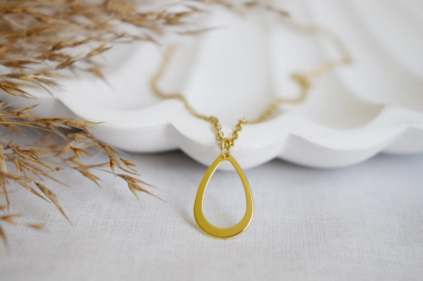 Teardrop necklace, Geometric gold plated stainless steel necklace, minimalist pendant necklace, Jewelry GiftBest christmas gift