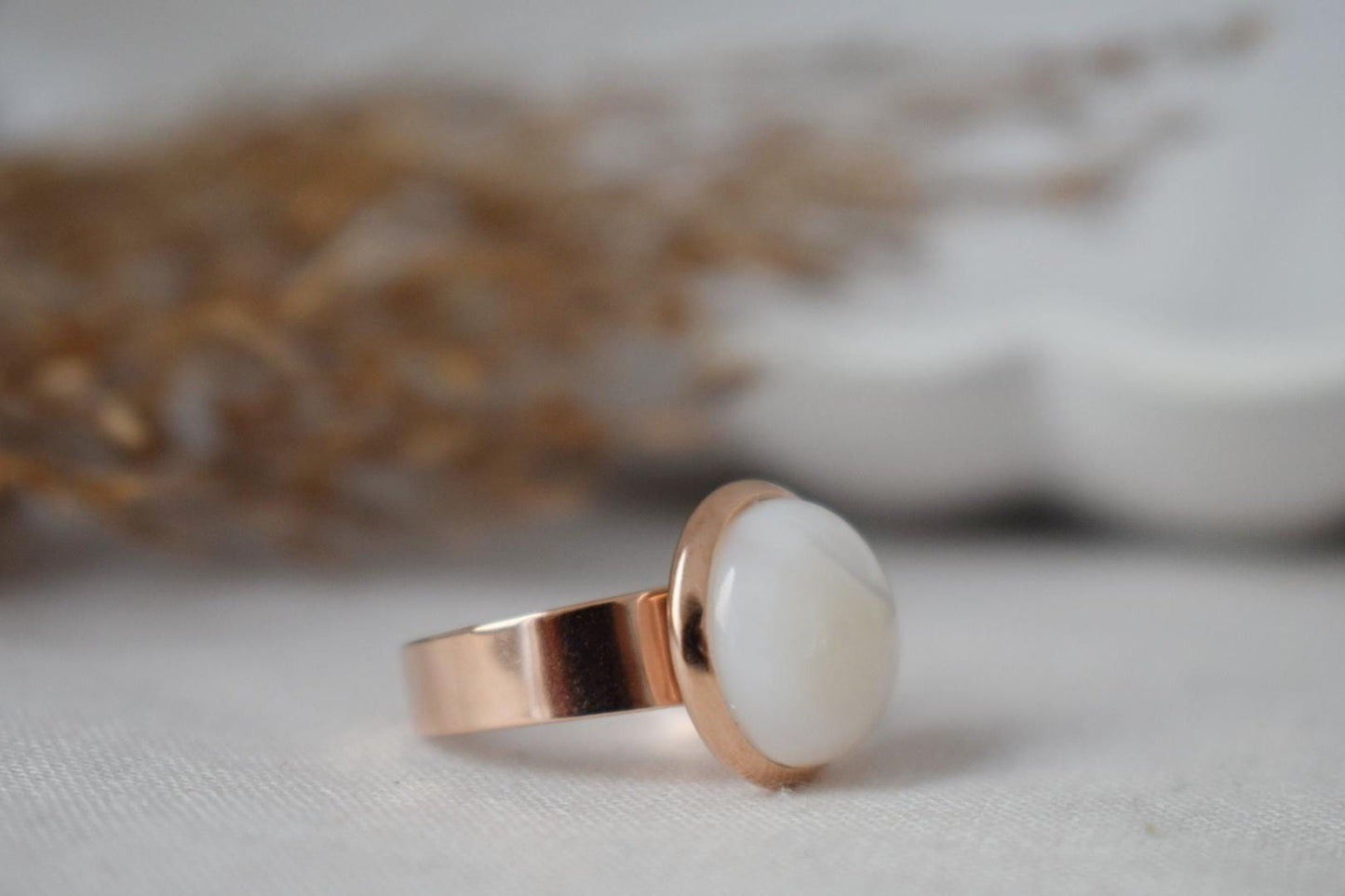 Mother of pearl rose gold ring for women, Shell Adjustable ring, Everyday white round ring, Jewelry gift for her