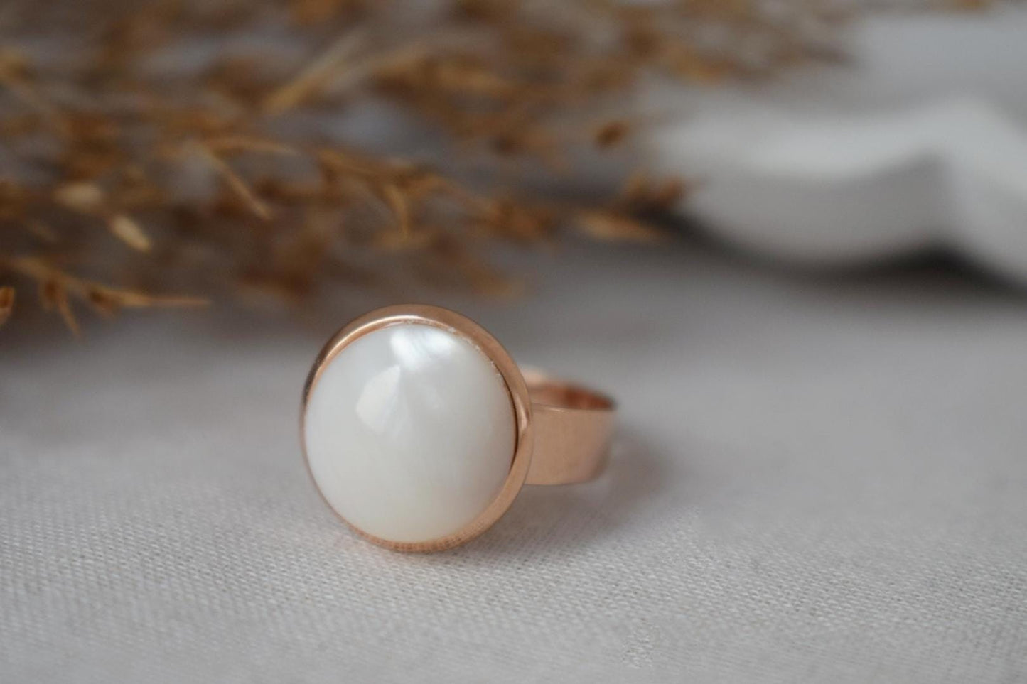 Mother of pearl rose gold ring for women, Shell Adjustable ring, Everyday white round ring, Jewelry gift for her