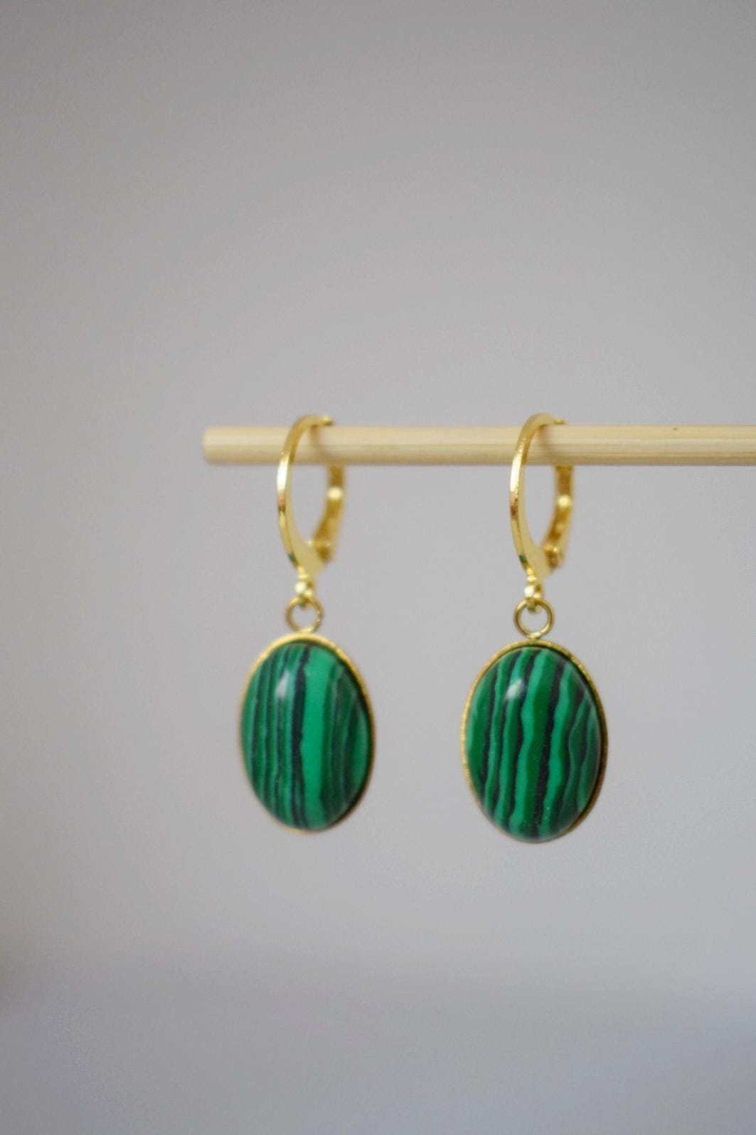 Malachite Huggie Hoop Earrings, Small green gemstone dangle drop earrings, Boho chic hoop earrings, Unique minimalist jewelry, Gift for her