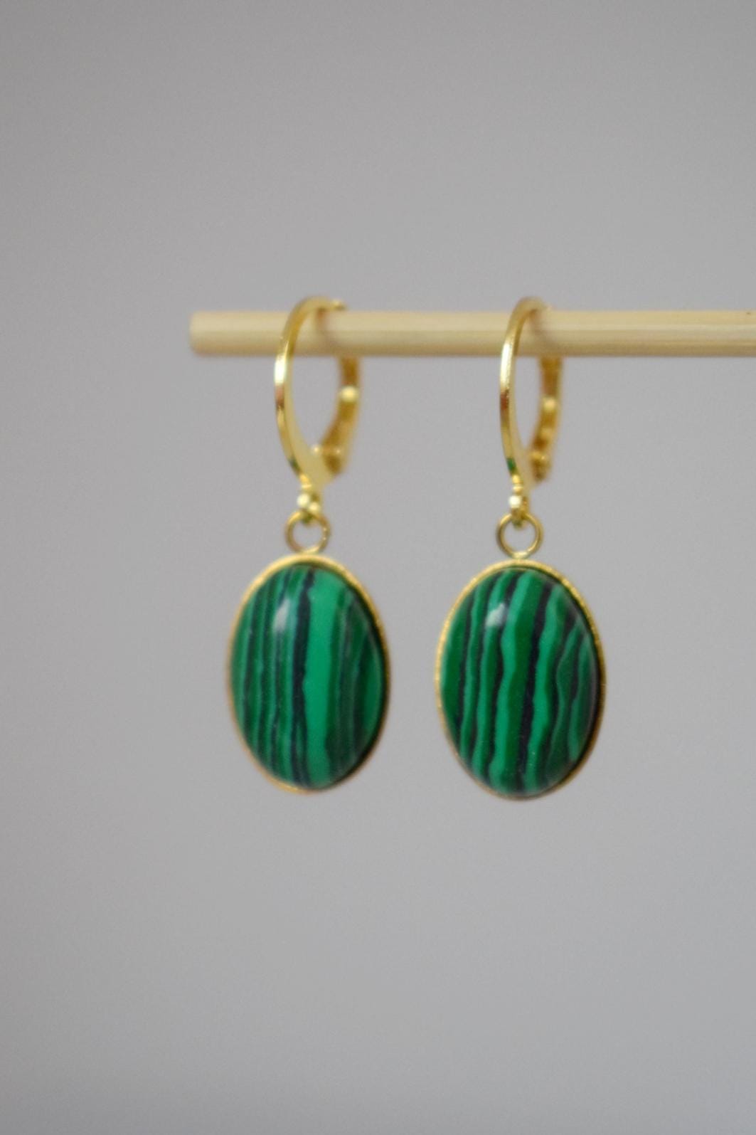 Malachite Huggie Hoop Earrings, Small green gemstone dangle drop earrings, Boho chic hoop earrings, Unique minimalist jewelry, Gift for her