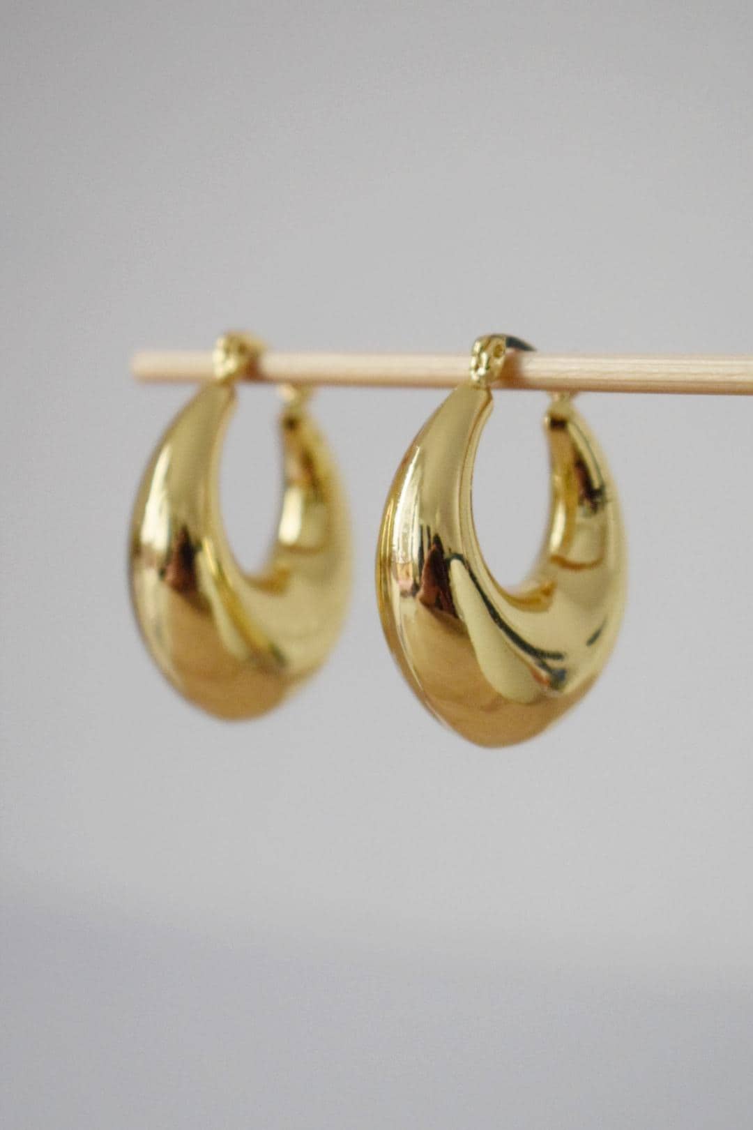 Chunky hoop earrings, Teardrop large wide hoops earrings, 18k gold plated hoop earrings, Statement Hoops, Modern earrings, Gift for her