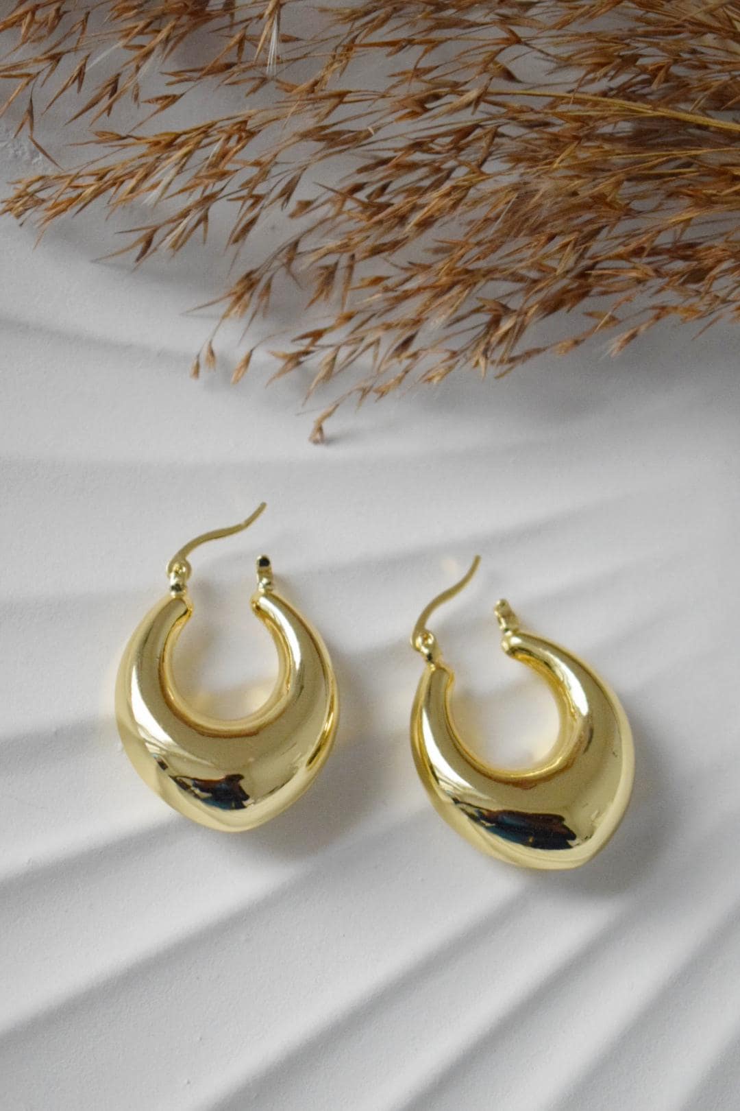 Chunky hoop earrings, Teardrop large wide hoops earrings, 18k gold plated hoop earrings, Statement Hoops, Modern earrings, Gift for her