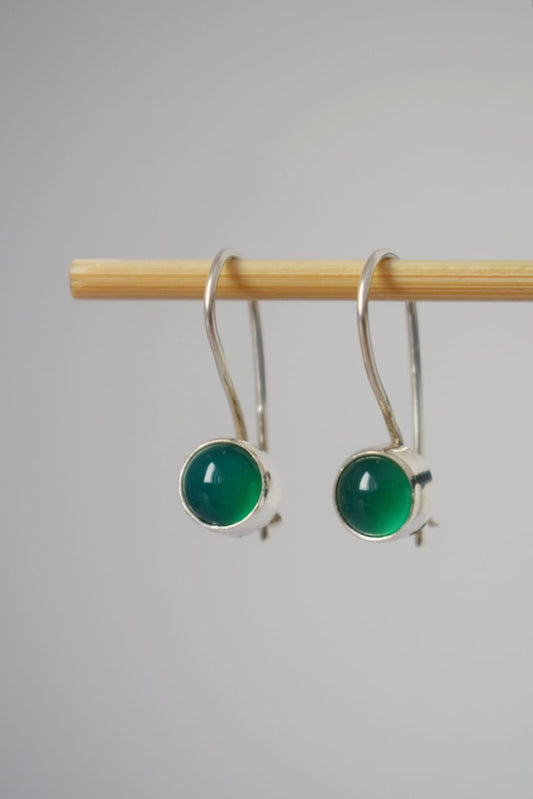 Small green onyx earrings in 925 sterling silver, Mother's day gifts, Natural stone, Unique gemstone earrings, Minimalist silver jewelry