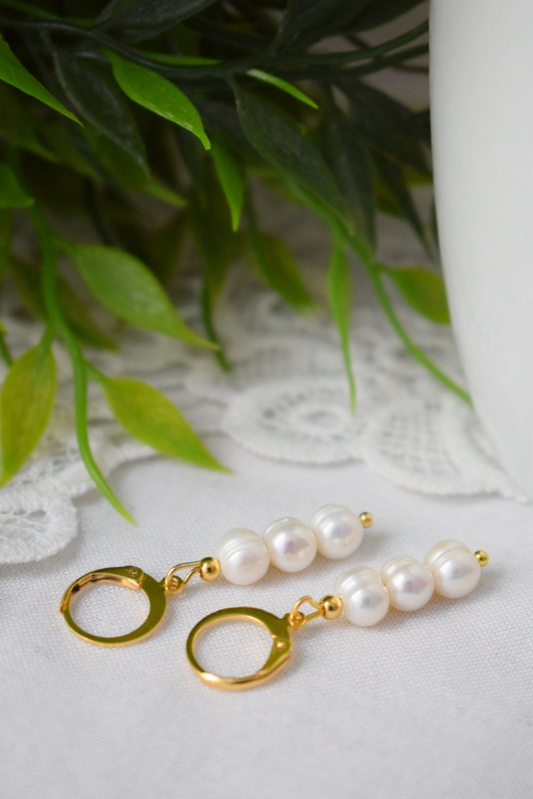 Pearl gold huggies earrings, Freshwater pearl, Huggie hoop earrings, Simple Pearl Drop Wedding Earrings, Bridesmaid Gifts, Anniversary Gift