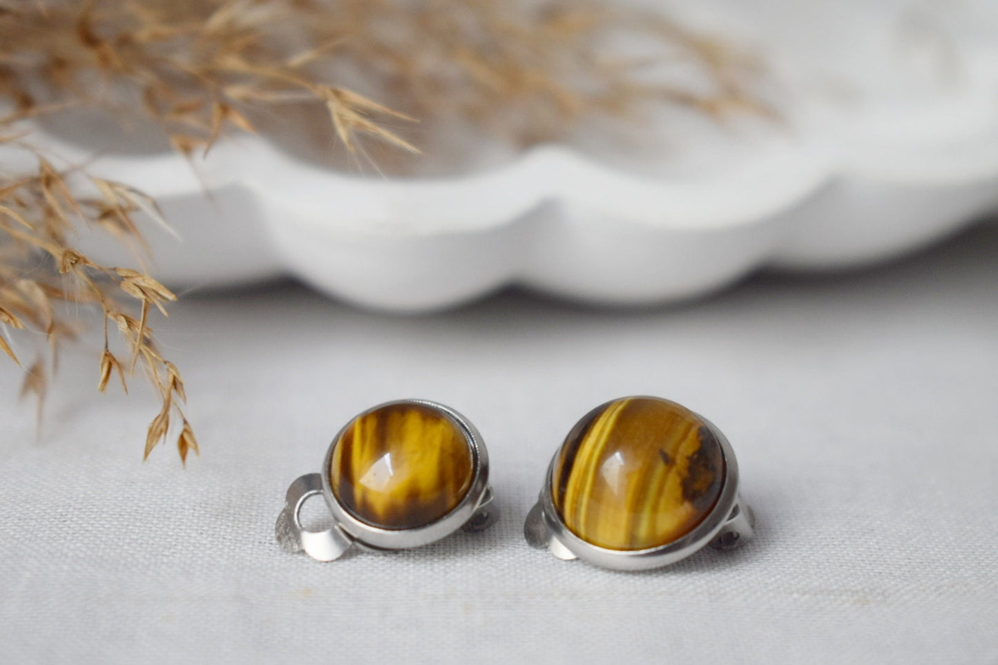 Small tiger eye clip on earrings, Gemstone ear clips, Natural Stone No hole earrings, Non pierced earrings, Tiger's eye jewelry women
