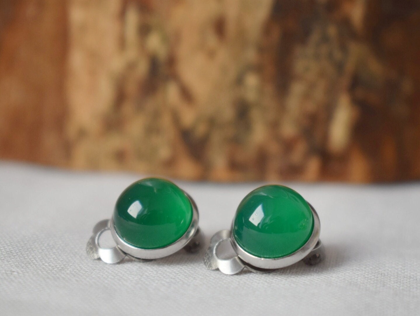 Small clip on earrings green agate, Gemstone non pierced ear clips, Surgical stainless steel, Stone no hole earrings, Handmade jewelry gift