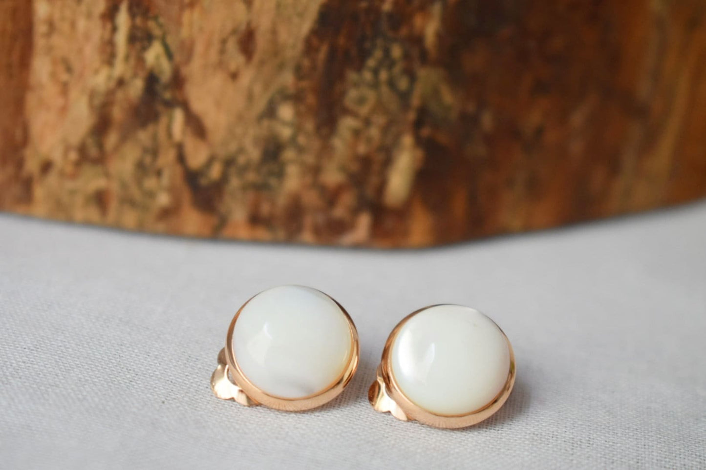 Mother of pearl clip on earrings, 12mm, White pearl shell, Gold plated stainless steel, Pearl ear clips women, Non pierced earrings, Jewelry