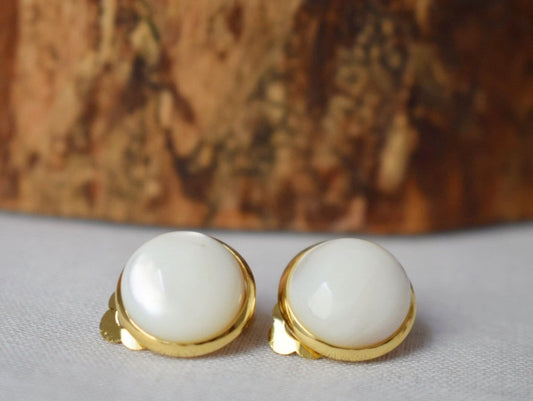 Mother of pearl clip on earrings, 12mm, White pearl shell, Gold plated stainless steel, Pearl ear clips women, Non pierced earrings, Jewelry