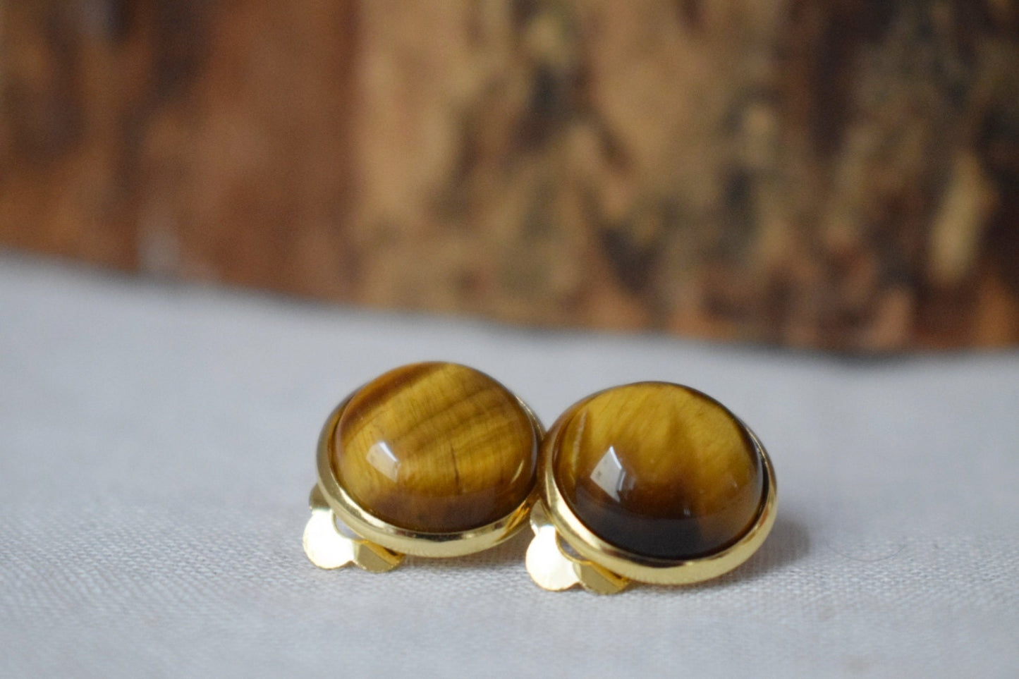 Tiger eye clip earrings, Small Gemstone gold clip on earrings, Brown, 8mm Natural stone ear clips, Non pierced earrings, Jewelry Gift