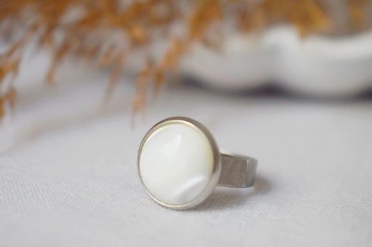 Mother of pearl ring for women, Pearl Adjustable ring silver, Everyday ring, White round ring, Mother of pearl jewelry, Birthday gift her