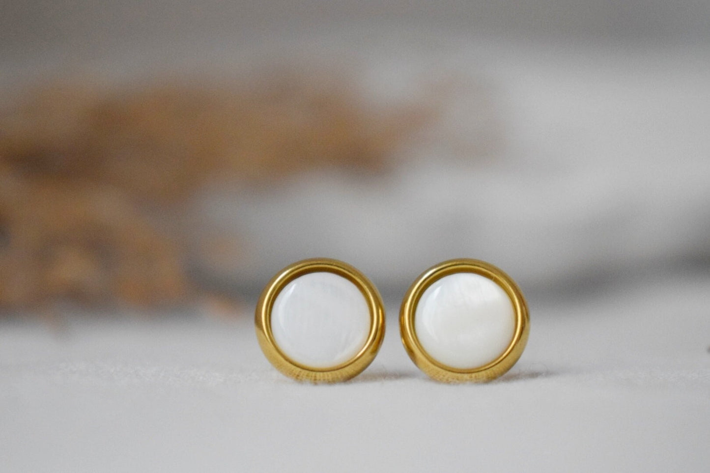 Freshwater pearl stud earrings, 8mm Massive gold studs, Natural shell studs, Pearl gold earrings, Round, Stainless steel, Pearl gold jewelry