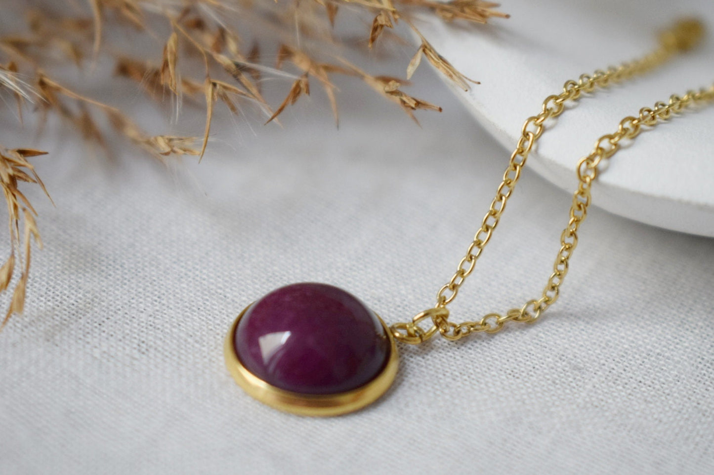 Red jade pendant necklace for women gold, red necklace, red gemstone necklace pendant, birthstone, jade jewelry, gift necklace for her