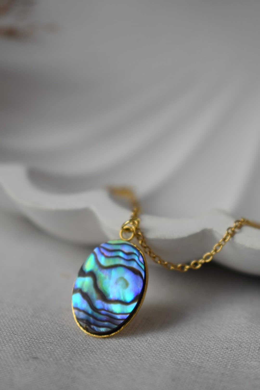 Natural abalone shell necklace, Paua shell, Abalone oval pendant necklace, Colorful abalone, Abalone gold jewelry for women
