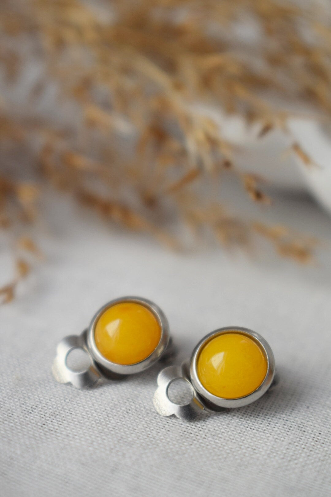 Clip on earrings yellow jade, Gemstone ear clips girls, Stone, Yellow silver, 8mm, 10mm, 12mm, round stainless steel clip on earrings, Women