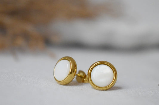 Freshwater pearl stud earrings, 8mm Massive gold studs, Natural shell studs, Pearl gold earrings, Round, Stainless steel, Pearl gold jewelry