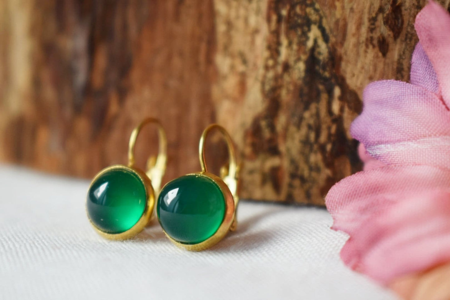 Grüne Achat Edelstein Ohrringe, Kleine Stein Ohrhänger, 18k vergoldeter Edelstahl Hebelverschluss, Handgefertigter Schmuck, Geschenk für Sie