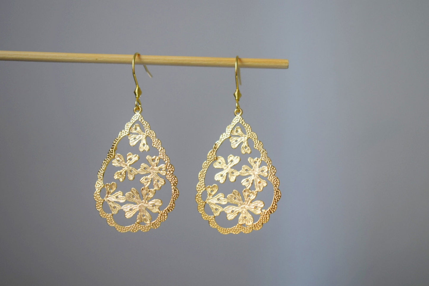 Teardrop flower earrings, Ornament earrings, 18k gold plated, Long filigree earrings, Stainless steel, Victorian jewelry, Unique gift her