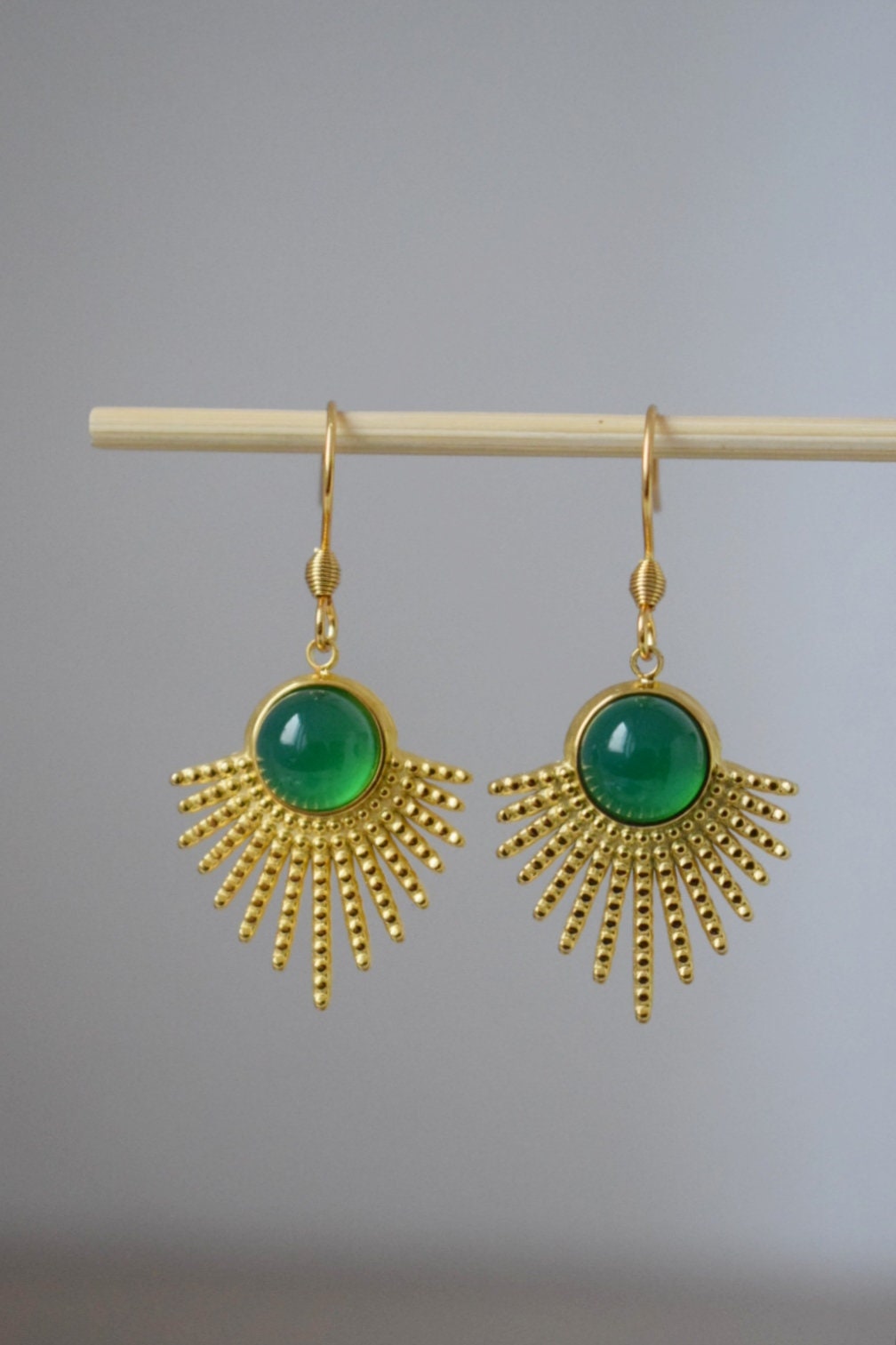 Green agate earrings, Sun rays dangling earrings, Sunburst, Green gemstone drop earrings, Celestial, Gold plated stainless steel jewelry