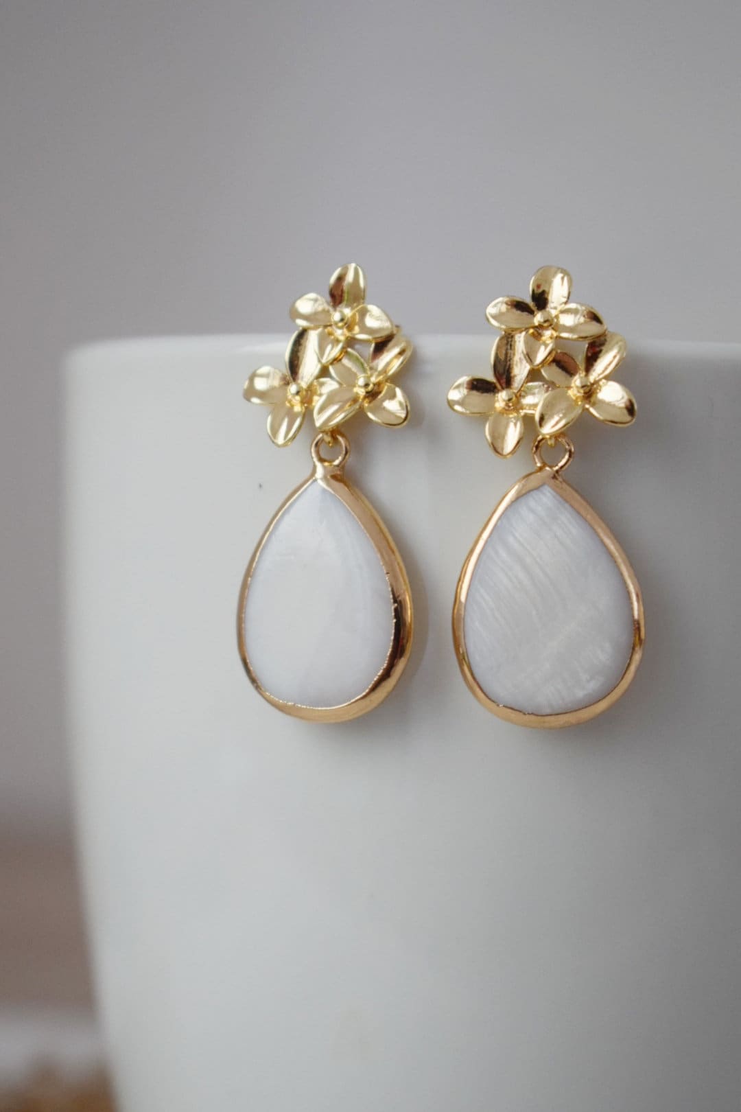 Teardrop freshwater pearl with 18K gold plated flower stud earrings, Pendant dangle drop shell earrings, Bridesmaid, Wedding pearl jewelry