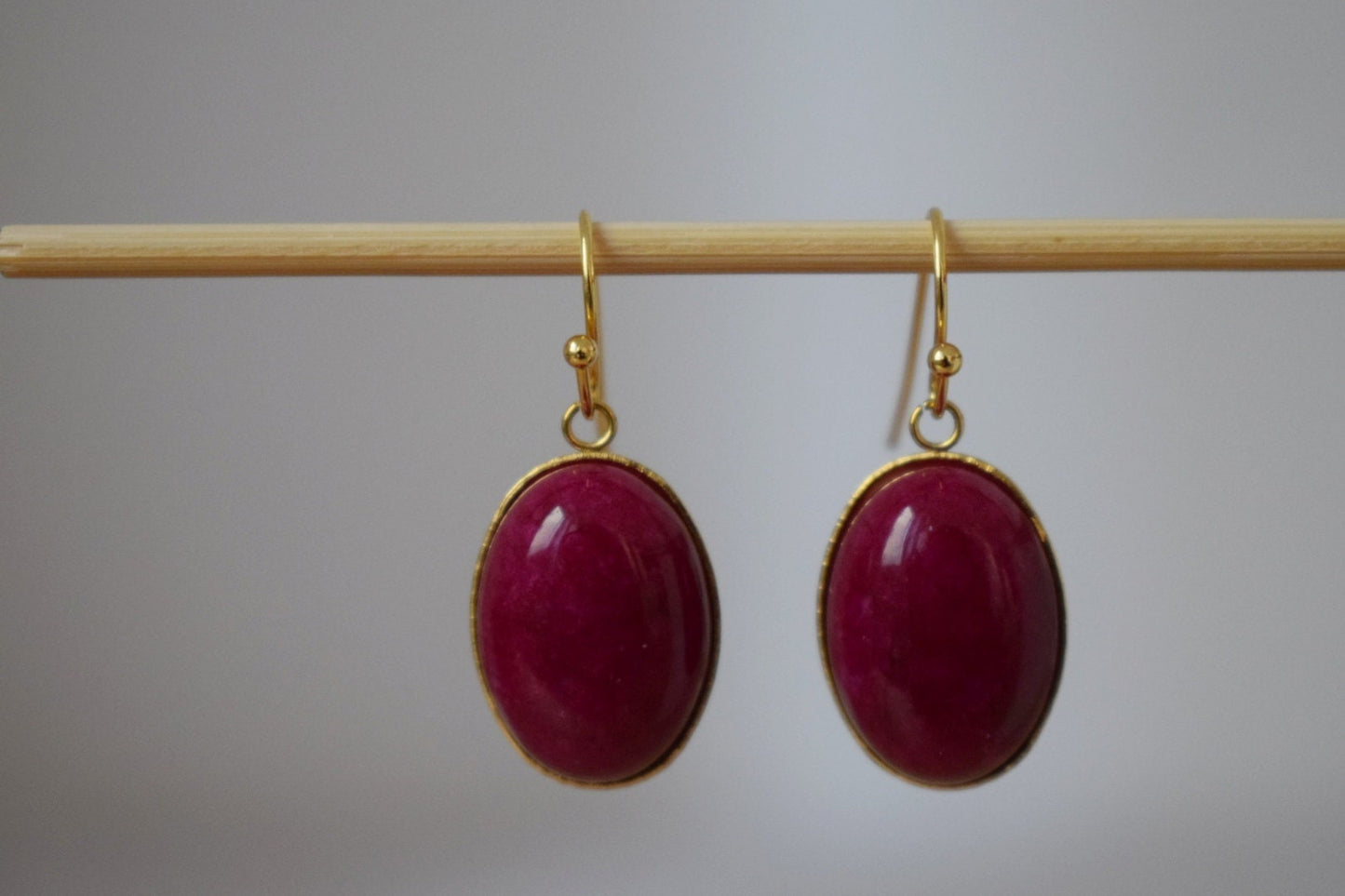 Red Jade Earrings, Oval Gemstone Hanging Earrings, Gold Plated Wine Red Earrings, Dangle Drop Stone Earrings For Women, Jade Jewelry Gift
