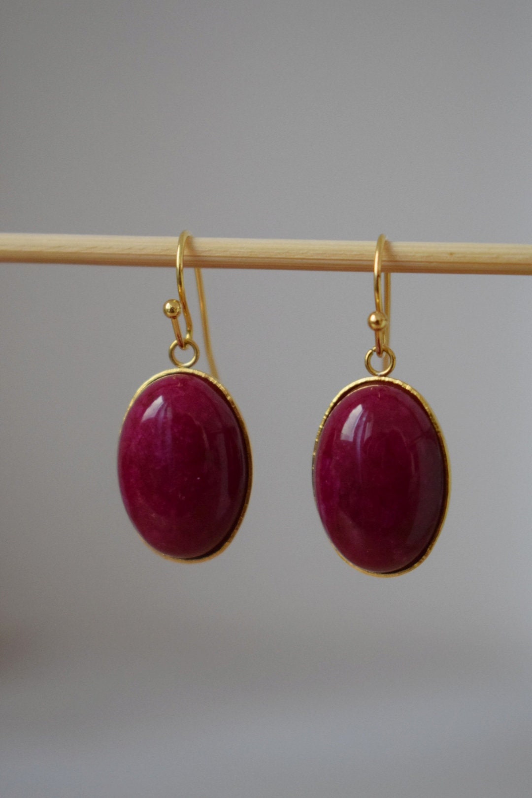 Red Jade Earrings, Oval Gemstone Hanging Earrings, Gold Plated Wine Red Earrings, Dangle Drop Stone Earrings For Women, Jade Jewelry Gift