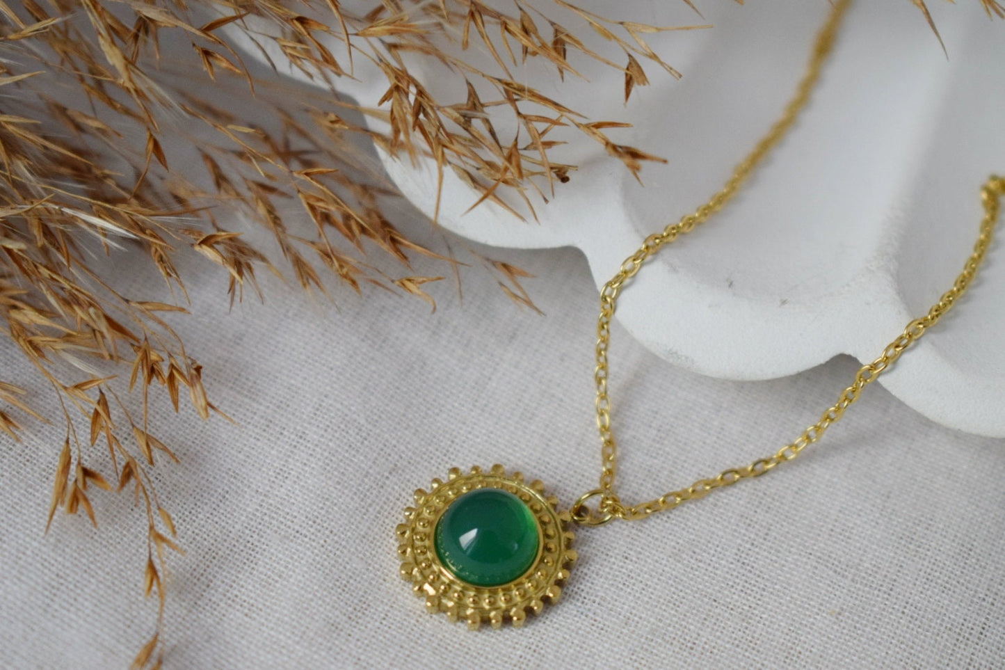 Necklace green agate, 14k gold plated stainless steel round gemstone pendant, Sun pendant minimalist, Birthstone unique jewelry gift for her