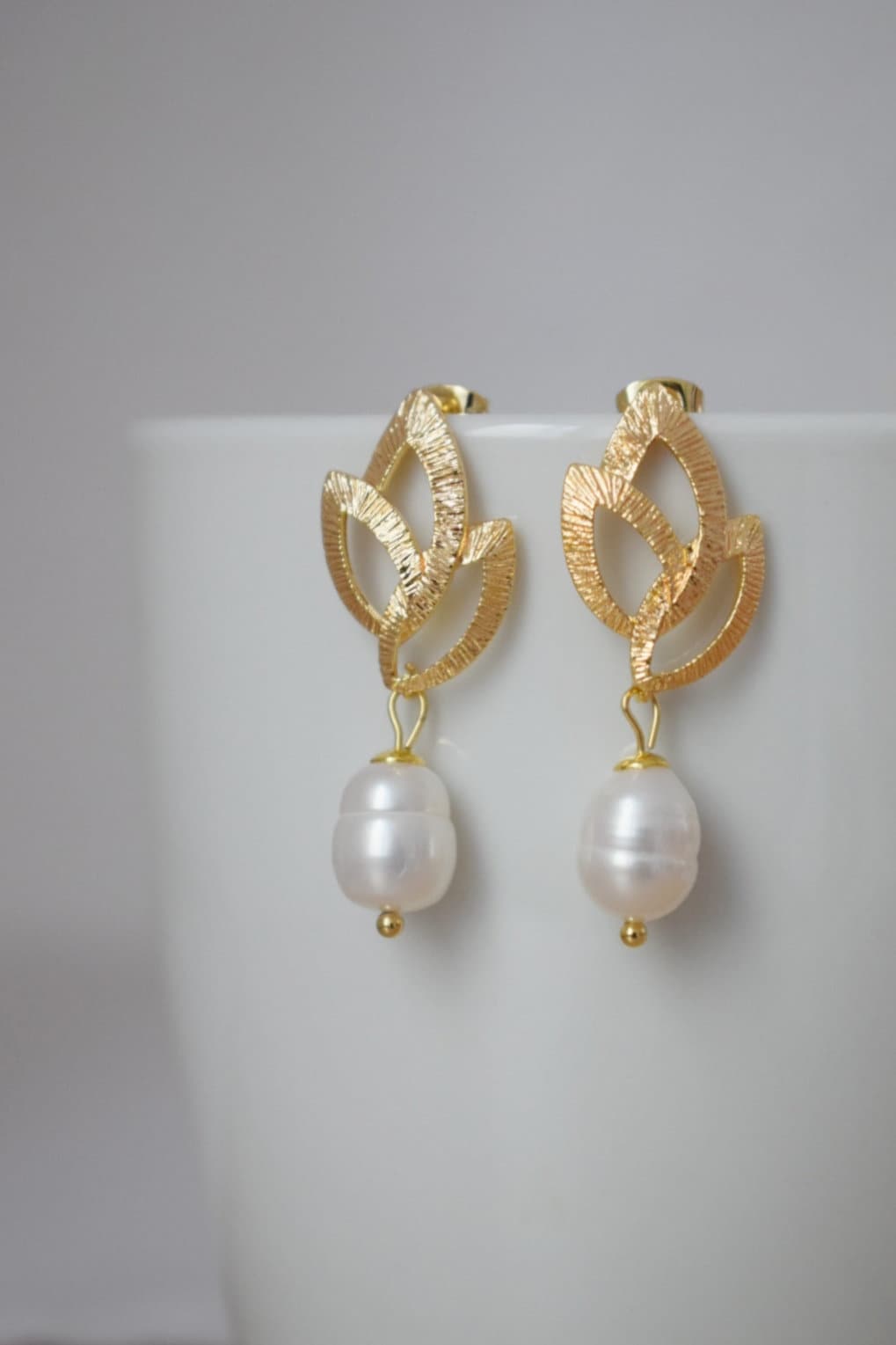 Leaf stud earrings with freshwater pearl, Art nouveau dangle earrings, Wedding Jewelry, Best gift for her