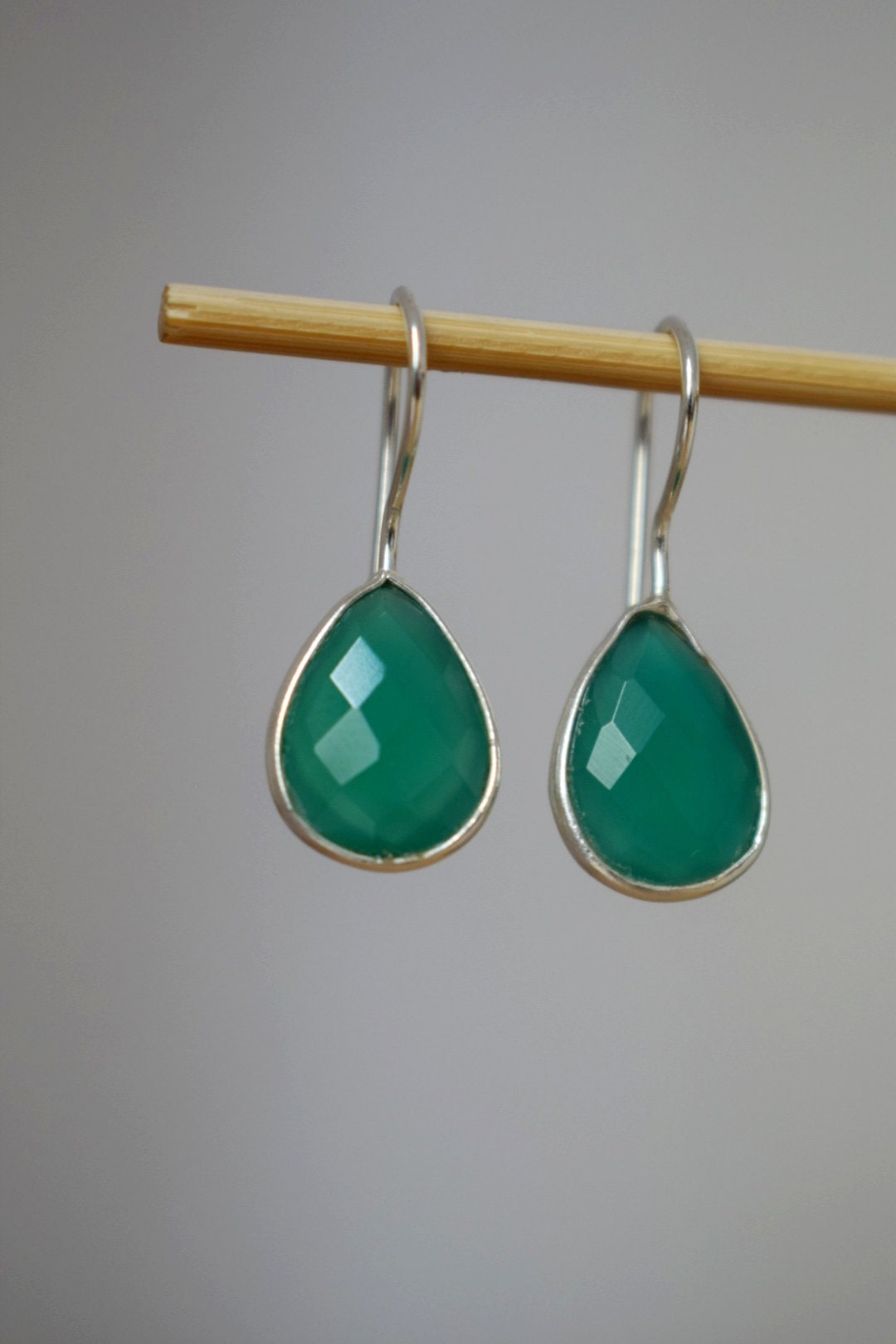 Teardrop green onyx earrings in 925 sterling silver, Gemstone faceted dangle drop earrings, Unique jewelry, Best mother's day gift