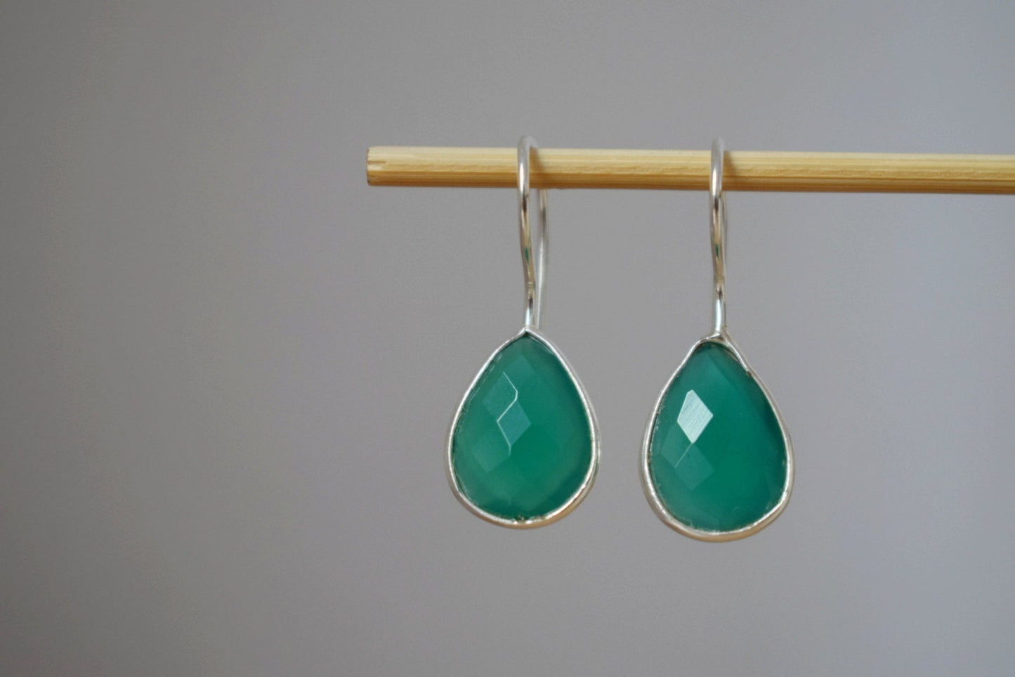 Teardrop green onyx earrings in 925 sterling silver, Gemstone faceted dangle drop earrings, Unique jewelry, Best mother's day gift