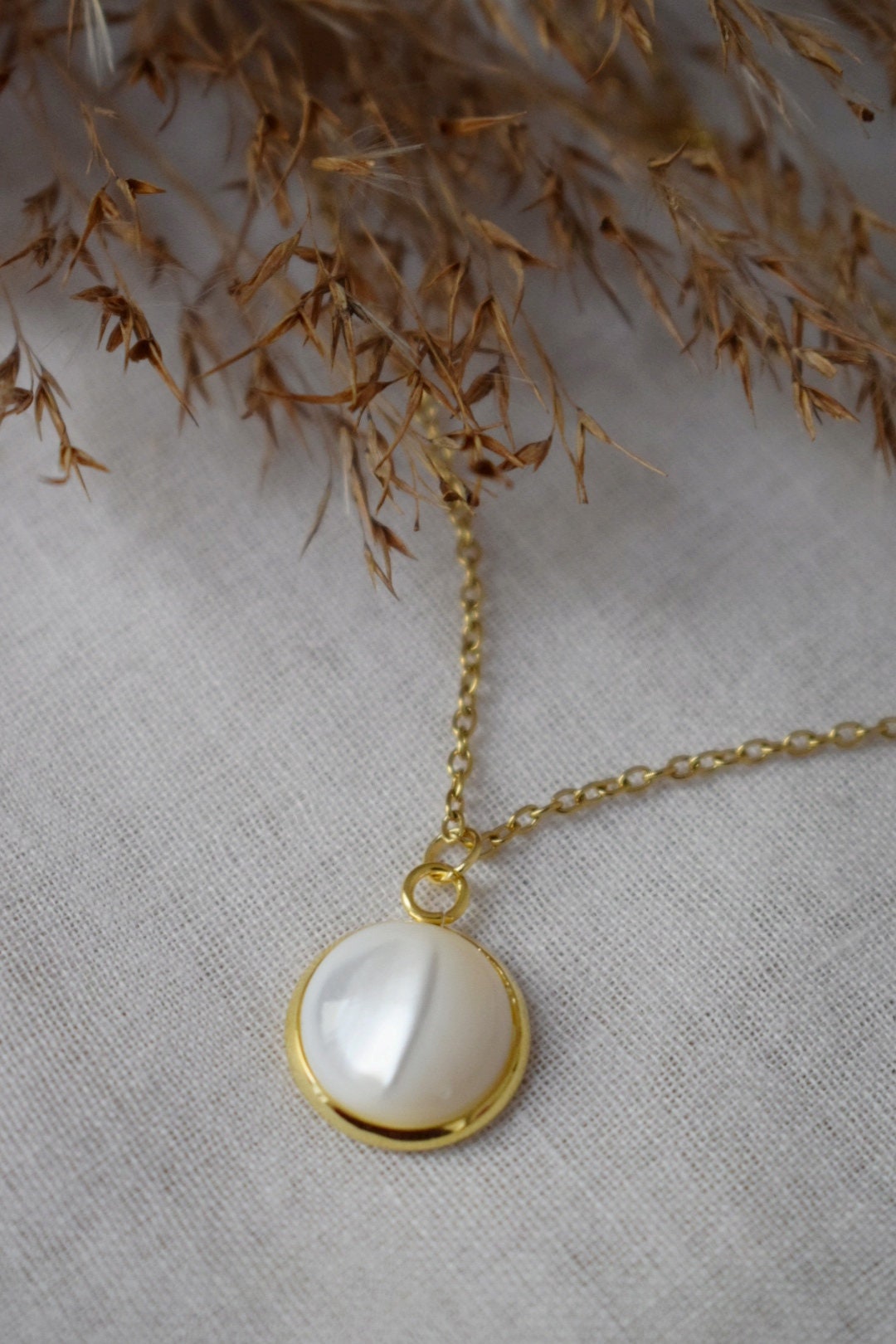 Mother of pearl shell necklace, 18k Gold plated stainless steel chain and round pendant, Minimalist pearl jewelry, Best gift for her