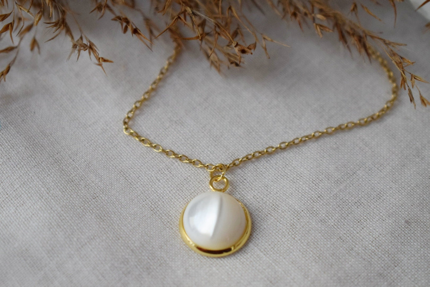 Mother of pearl shell necklace, 18k Gold plated stainless steel chain and round pendant, Minimalist pearl jewelry, Best gift for her