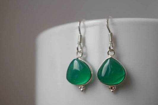 Green onyx earrings in 925 sterling silver, Teardrop gemstone dangle earrings, Natural stone, Unique silver jewelry, Best gift for her