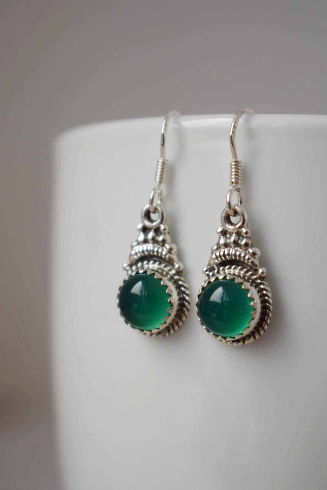 Green onyx earrings in 925 sterling silver, Oval gemstone earrings, Ornament earrings, Unique silver jewelry